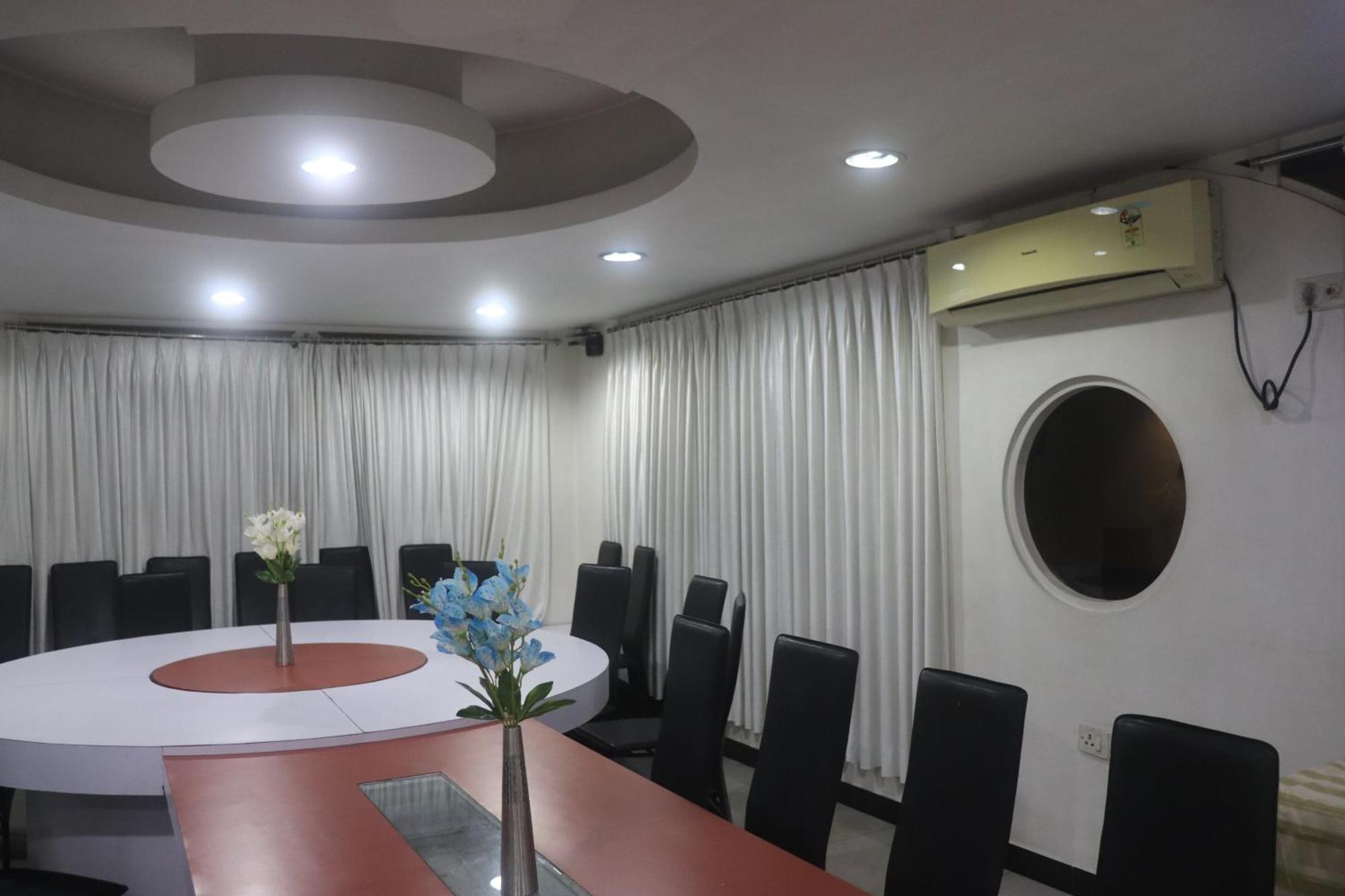 Shivangan Hotel And Banquet Kolkata Exterior photo